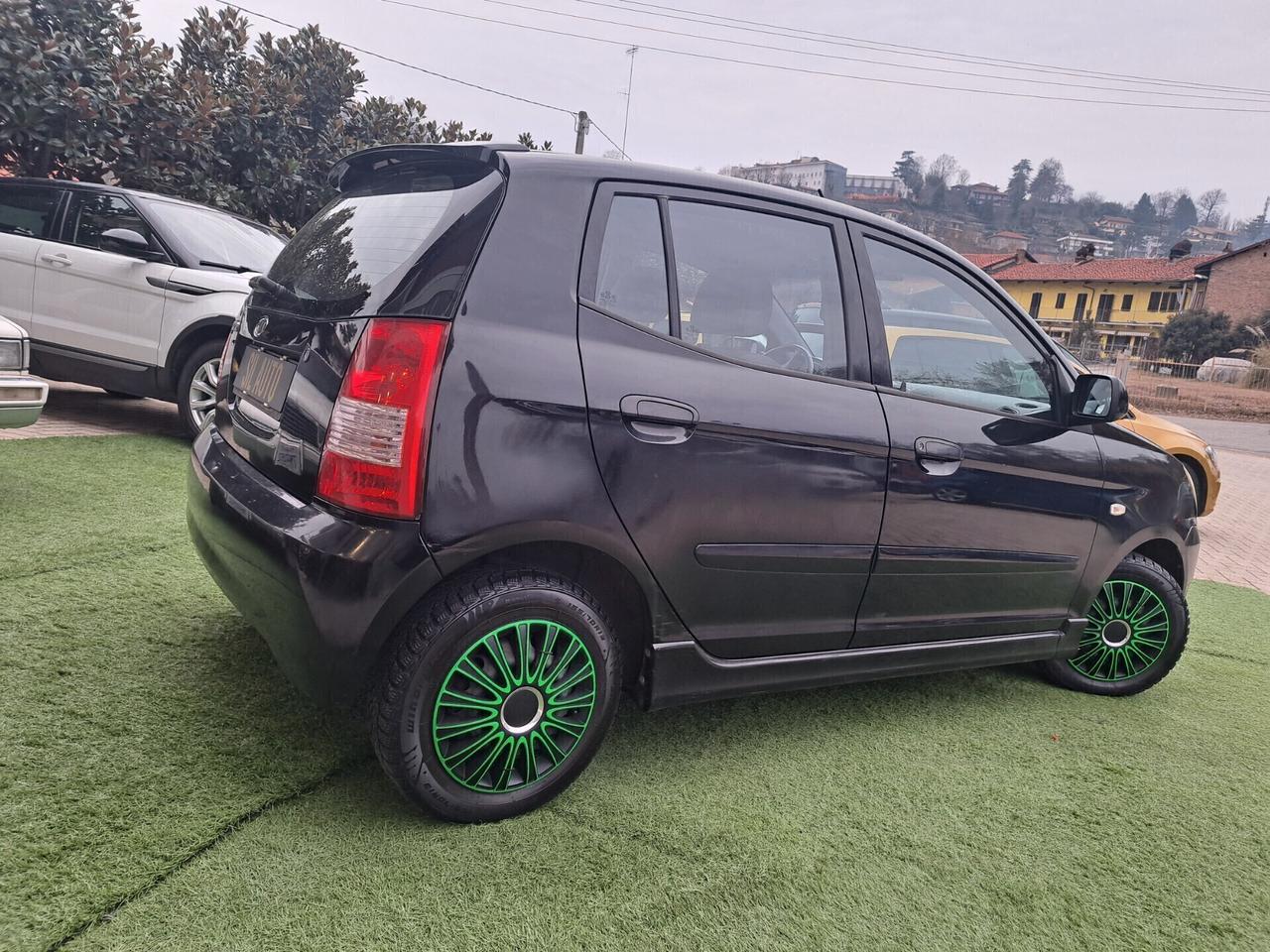 Kia Picanto 1.0 BENZ / 65 CV/AUTOMATICA /OK NEOPATENTATI