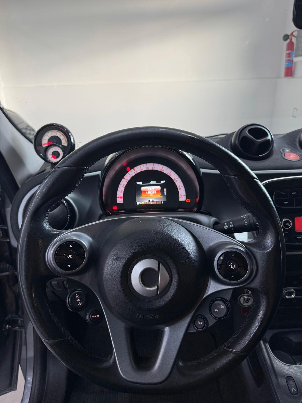 Smart ForFour 70 1.0 twinamic Superpassion