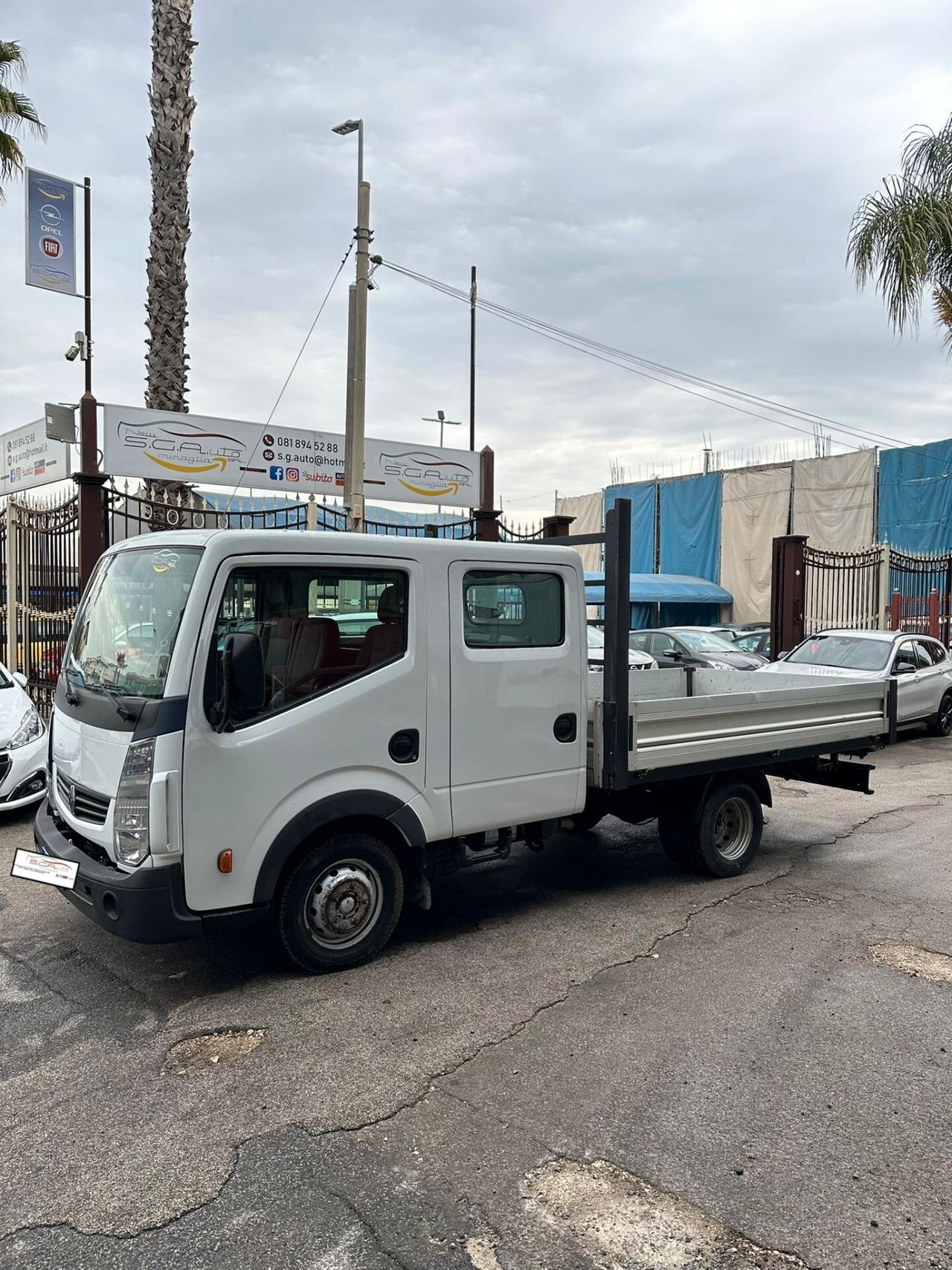 Renault Maxity Cabstar Doppia Cabina