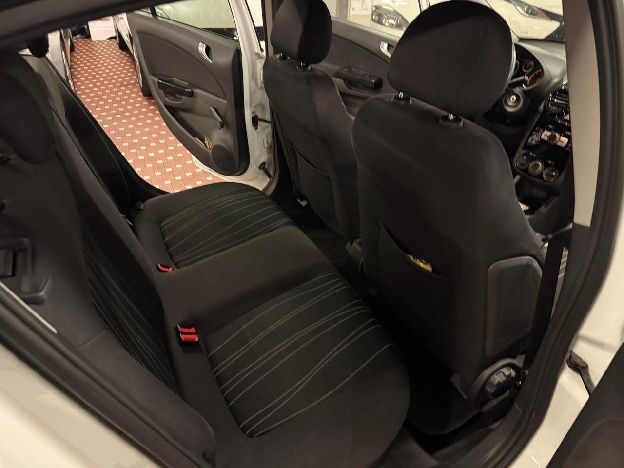 Opel Corsa 1.2 5 porte Club - IDEALE PER NEOPATENTATI