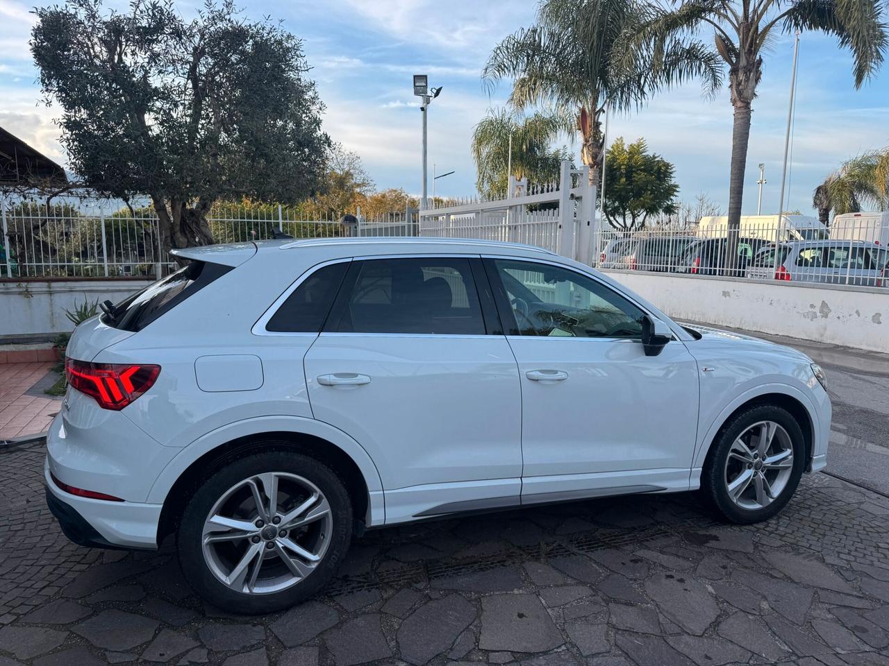 Audi Q3 2.0 TDI 150 CV S line Edition tronic