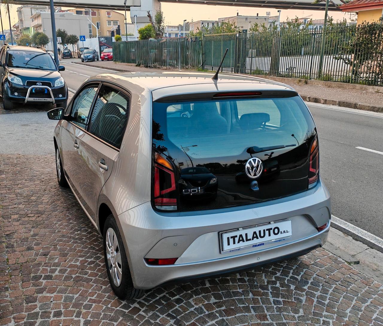 Volkswagen up! 1.0 5p. move