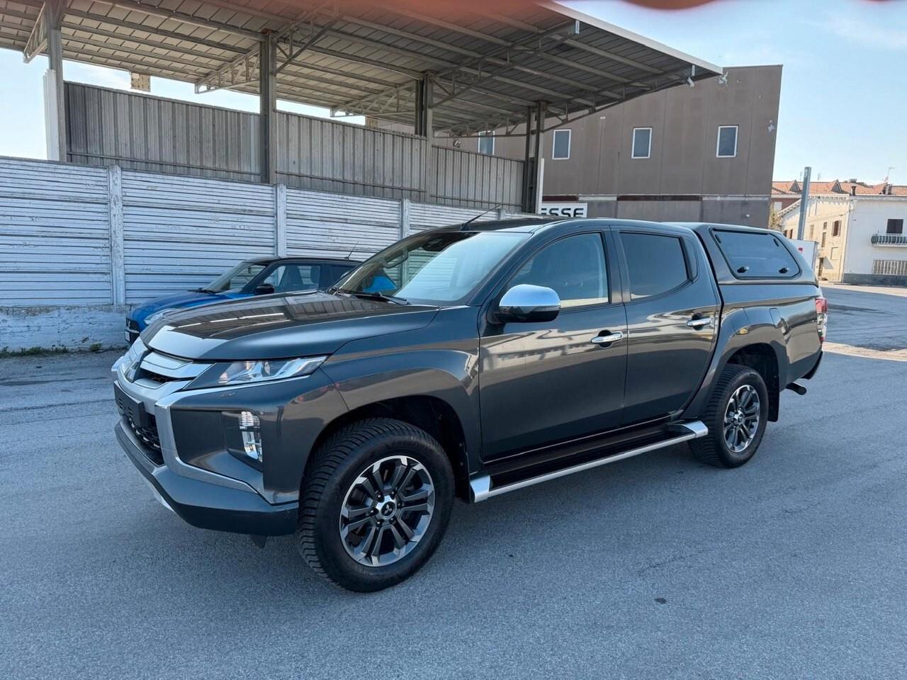 Mitsubishi L200 2.3 D Double Cab 4x4 Super Select P2 Intouch Intense