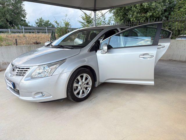 TOYOTA Avensis 2.0 D-4D KM E MOTORE ORIGINALI TAGLIANDI CERTIFICA