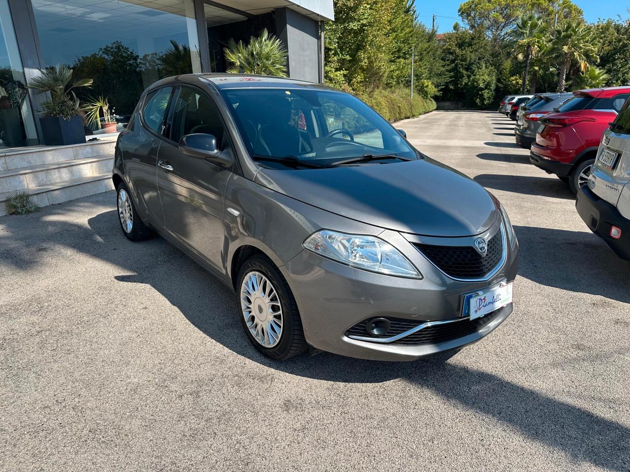Lancia Ypsilon 1.3 MJT 16V 95 CV 5 porte S&S Platinum NEOPATENTATI