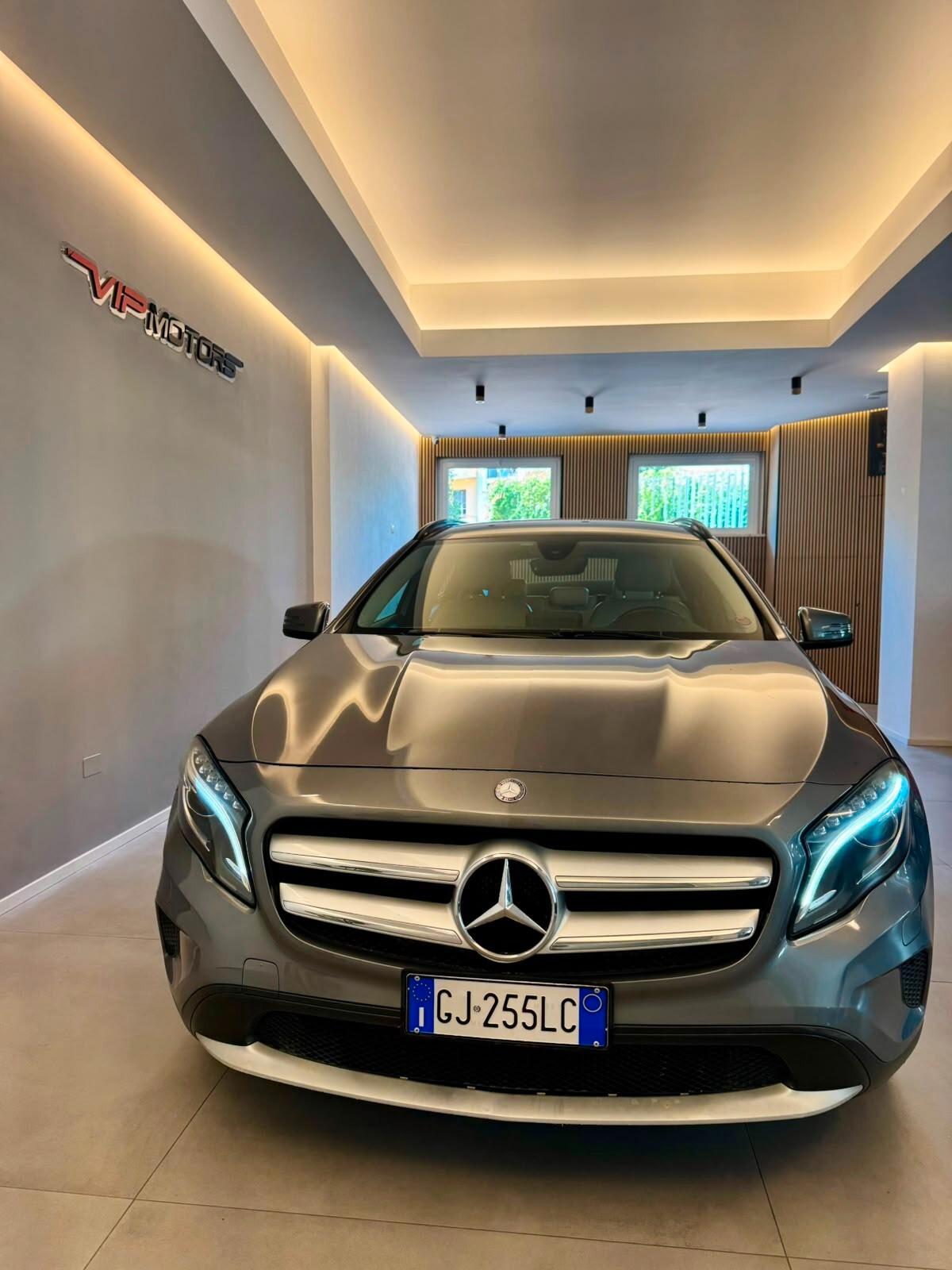 MERCEDES GLA 200 D PREMIUM FULL OPTIONAL RESTYLING
