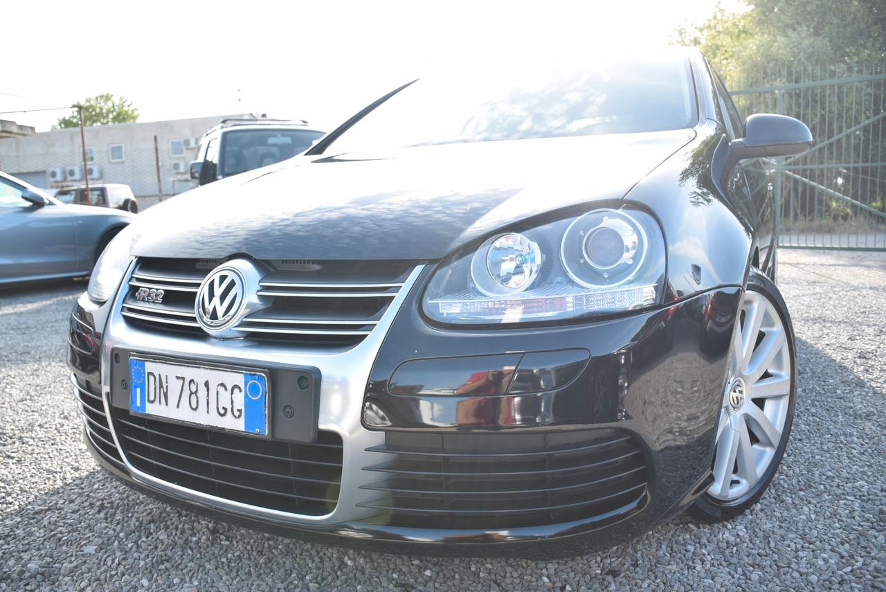 Volkswagen Golf R32 3.2 VR6 4mot. 3p. DSG 250CV