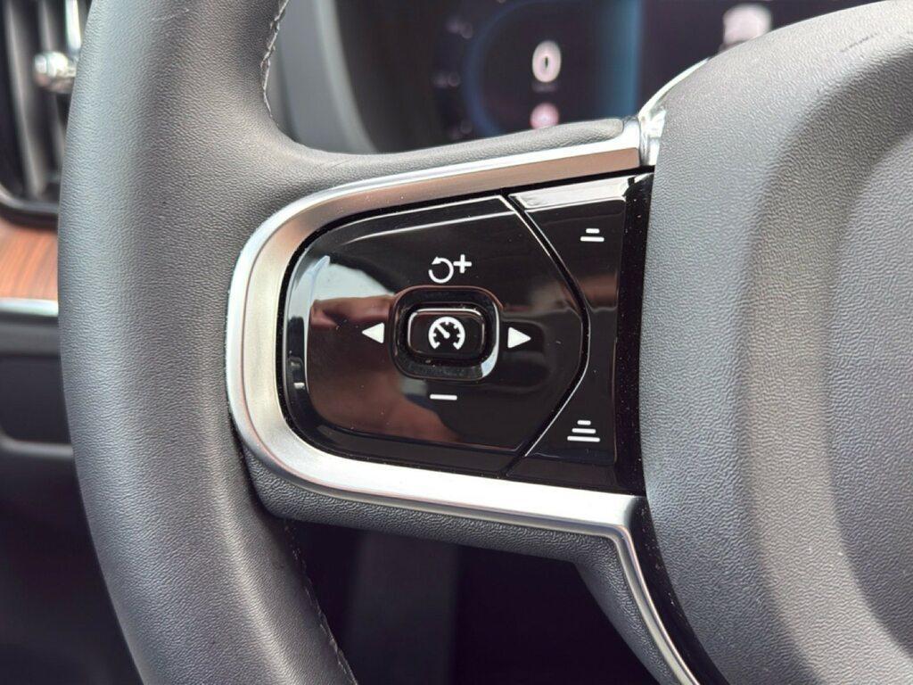 Volvo XC60 2.0 B4 Ultimate Dark AWD automatico