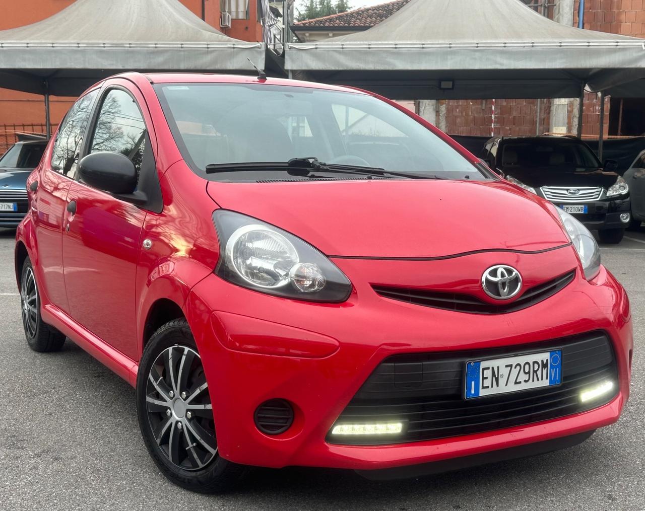 Toyota Aygo 1.0 12V VVT-i 5 porte Lounge Connect