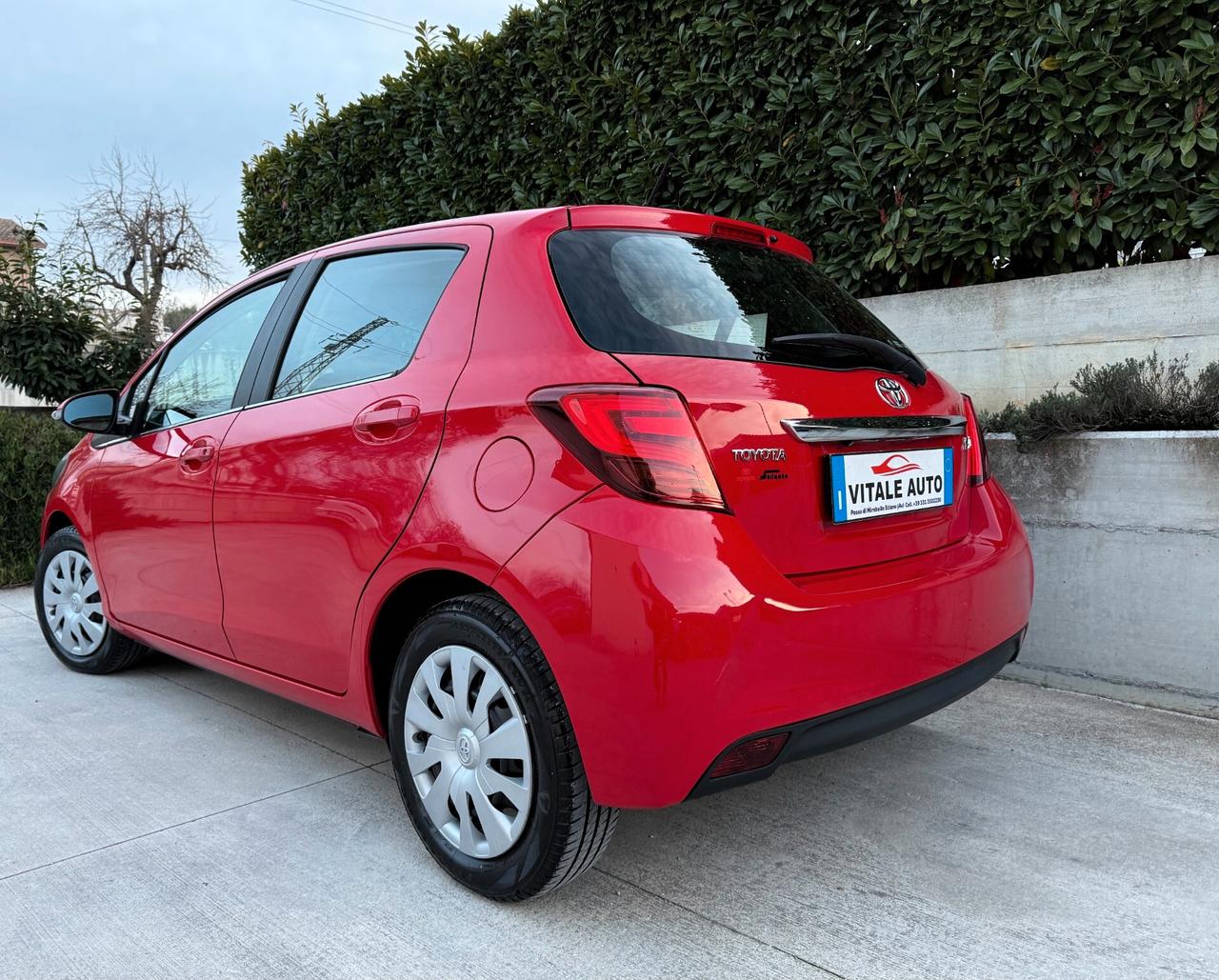 oyota Yaris 1.0 Benzina Lounge 70 Cv adatta neopatentati