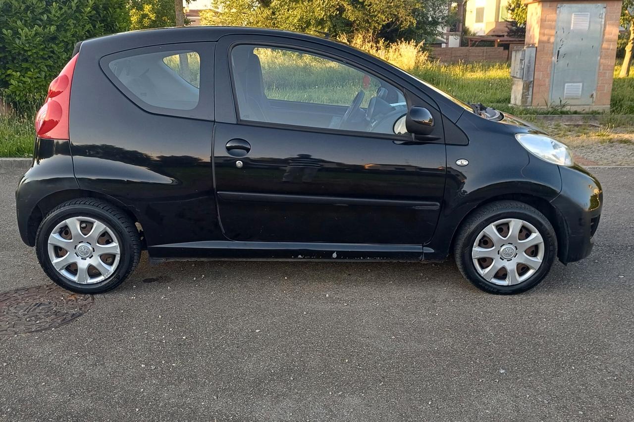 Peugeot 107 1.0 68CV 3p. Sweet Years