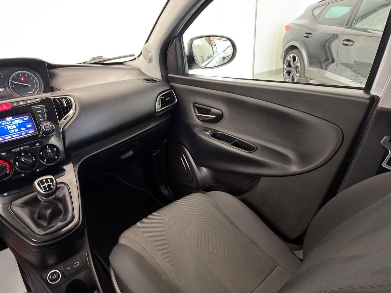 Lancia Ypsilon 1.2 69 CV 5 porte S&S Gold