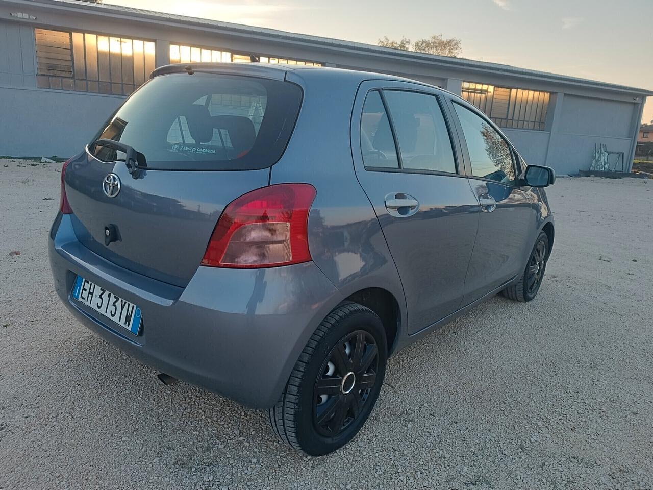 Toyota Yaris 1.3 benzina