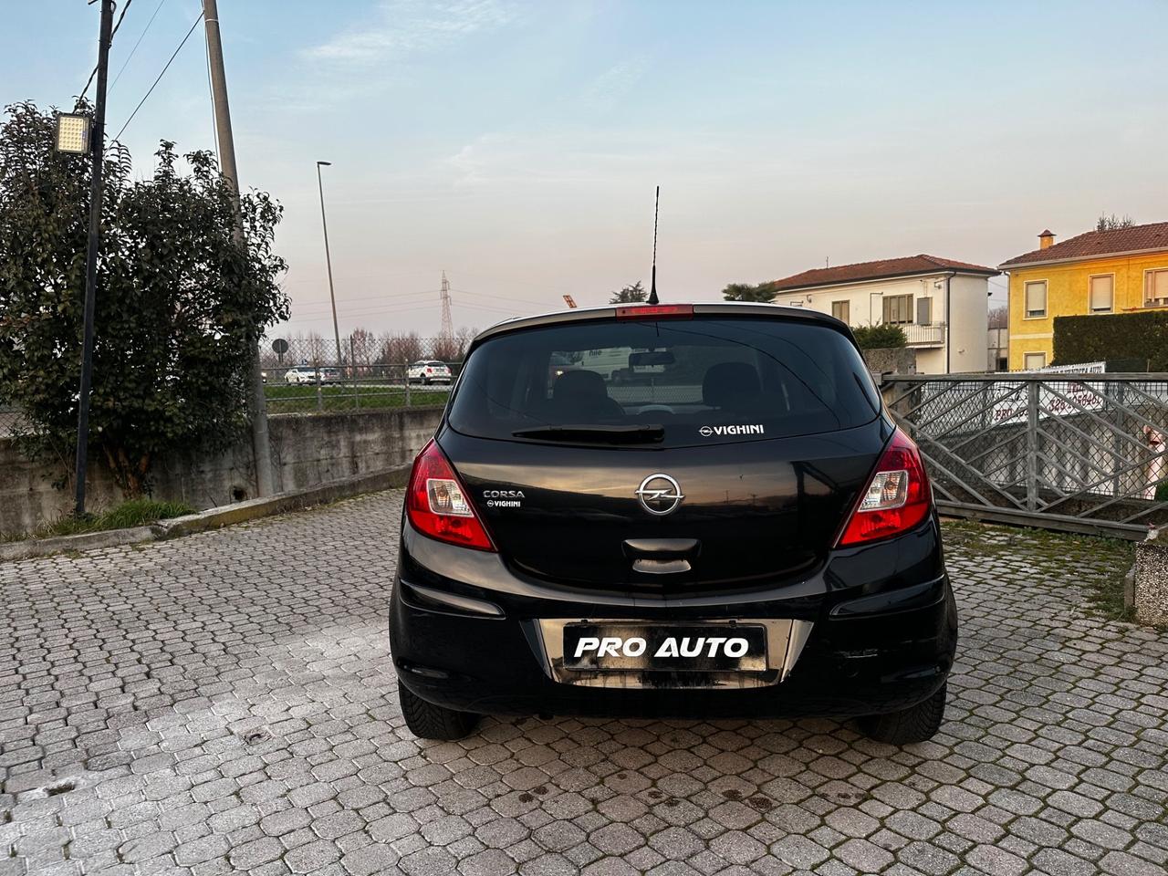 Opel Corsa 1.2 5 porte Cosmo