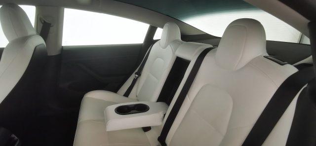 TESLA Model 3 RWD