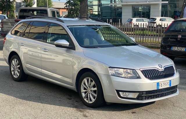 Skoda Octavia Octavia Wagon 1.6 tdi cr Executive 110cv dsg