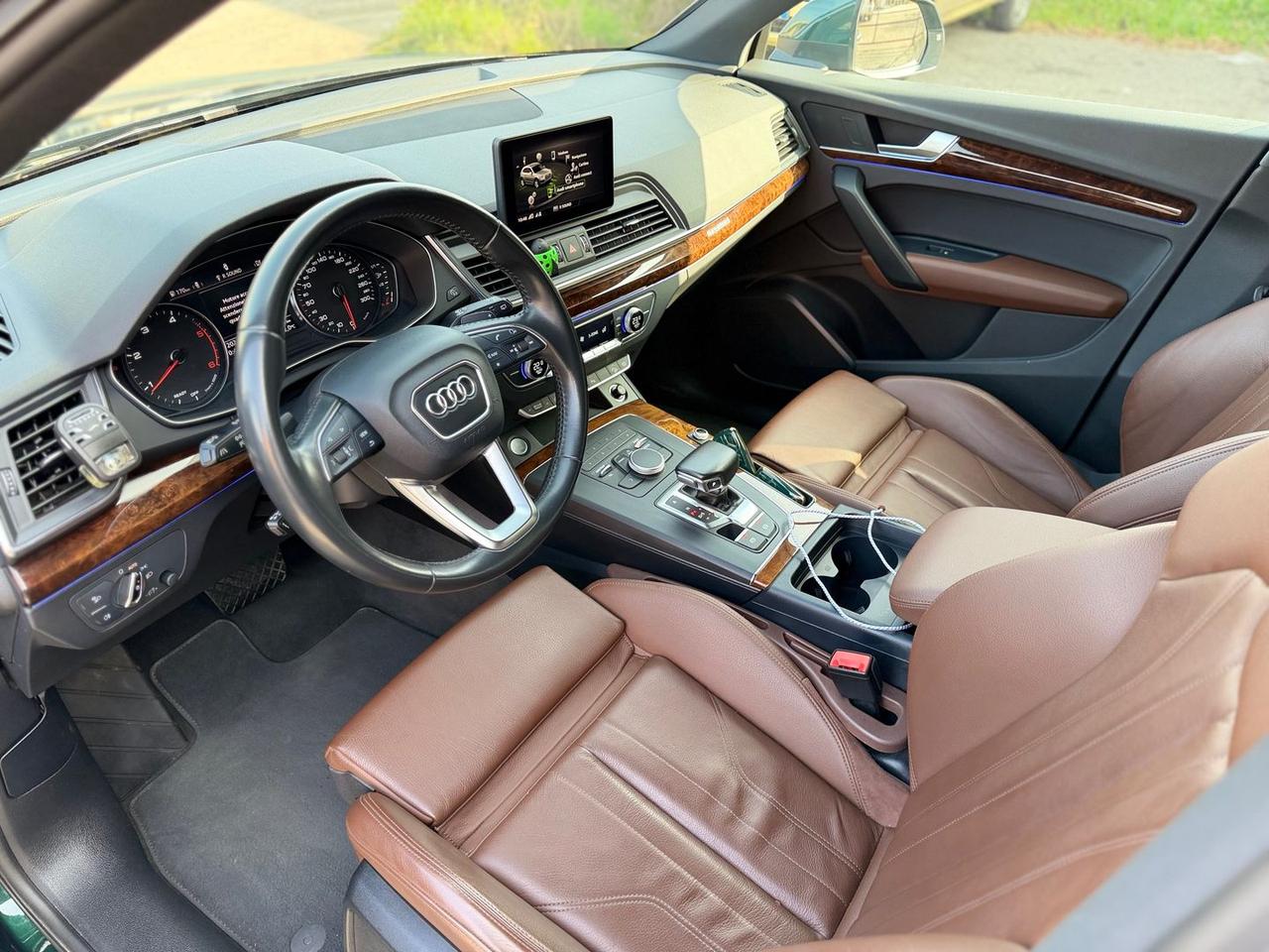 Audi Q5 Business Sport 2.0 40 TDI #9784