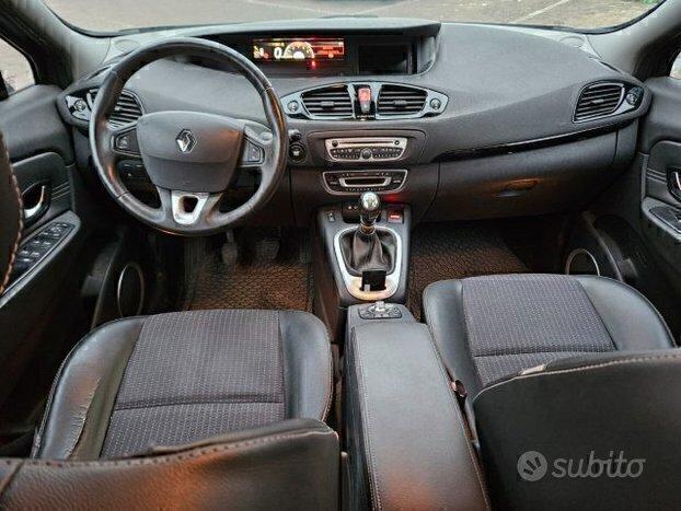 Renault Scenic 7 POSTI VALUTIAMO USATO/SCAMBIO