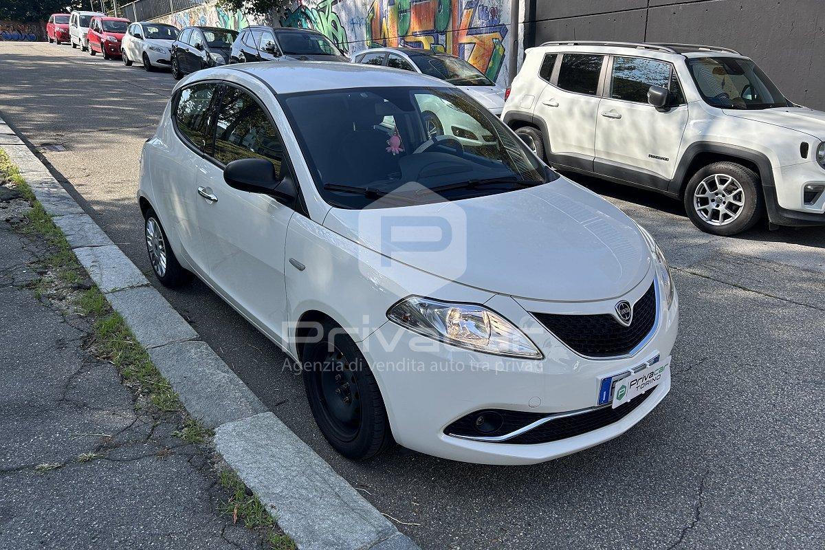 LANCIA Ypsilon 1.2 69 CV 5 porte GPL Ecochic Silver