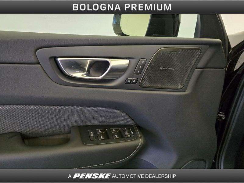 Volvo XC60 XC60 B5 AWD automatico Plus Dark
