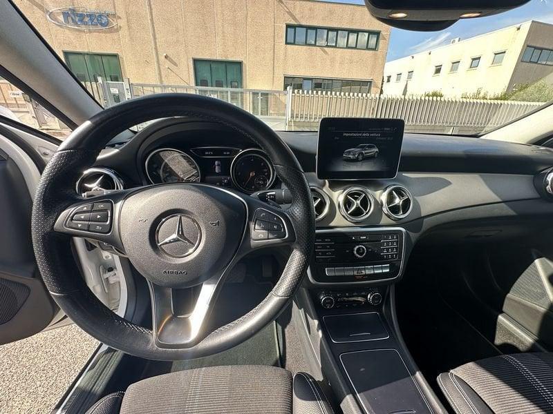 Mercedes-Benz GLA GLA 200 d Sport auto