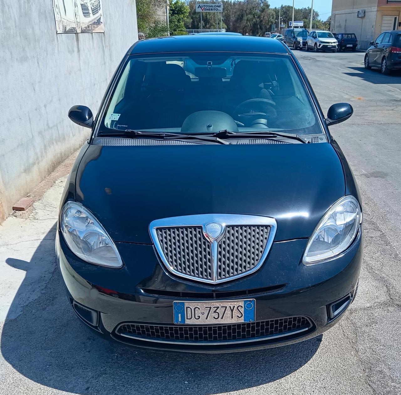 Lancia Ypsilon 1.3 MJT 75 CV