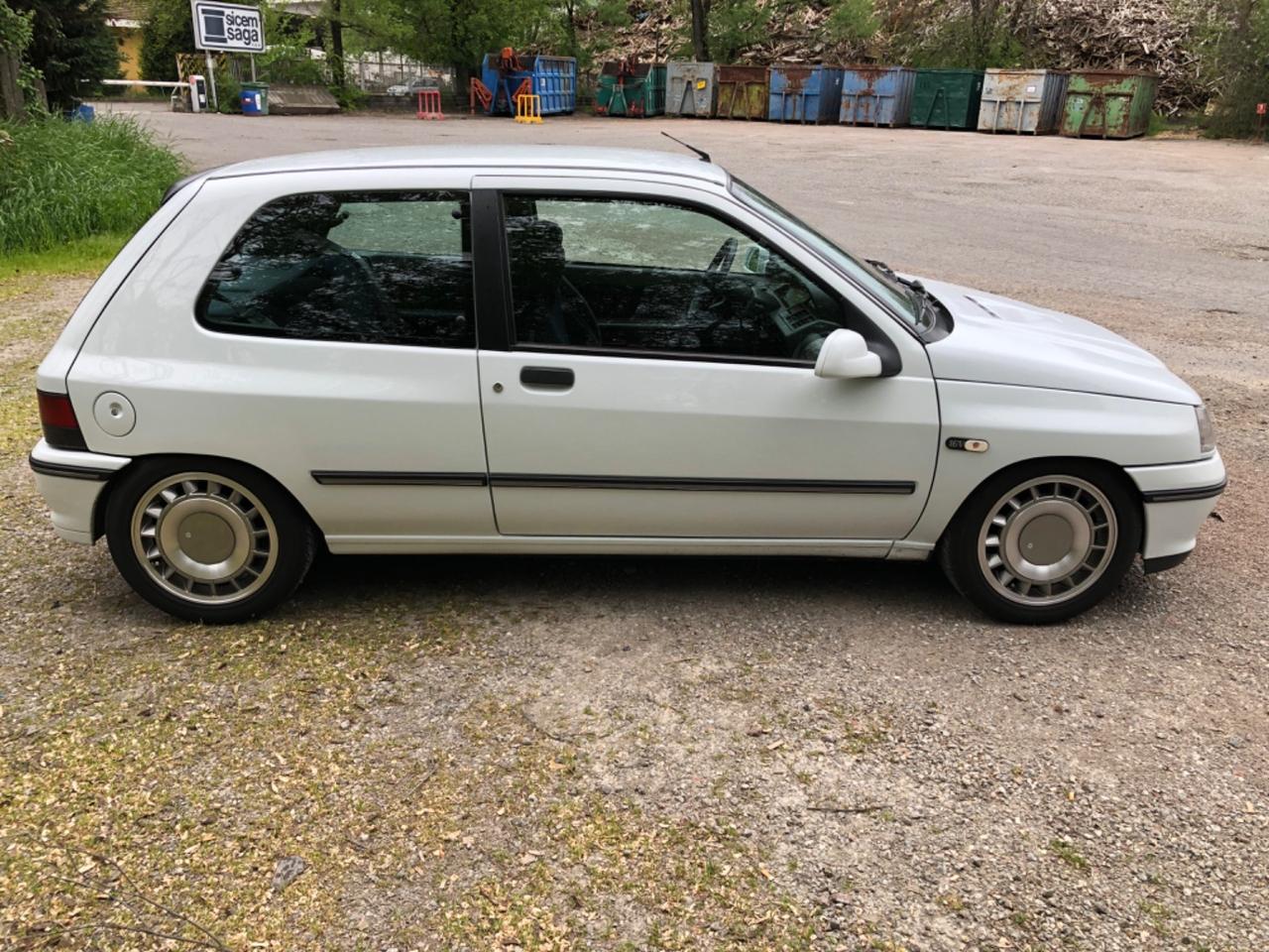 Renault Clio 1.8i 16V motore nuovo