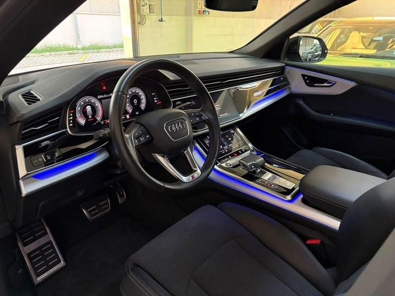 Audi Q8 55 TFSI 250kW quattro tiptronic Sport
