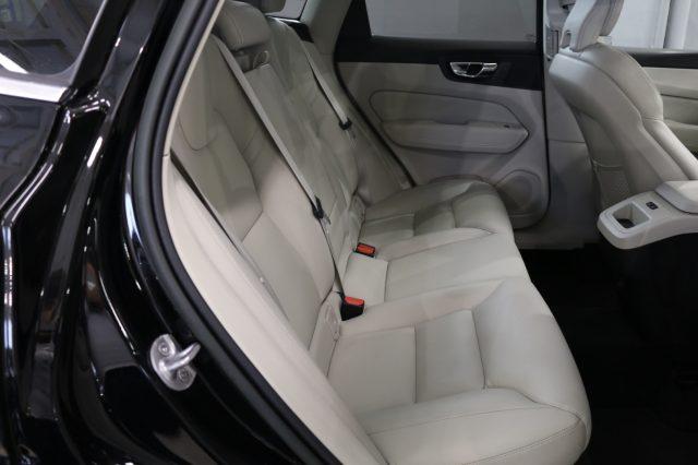 VOLVO XC60 B4 (d) AWD automatico Plus