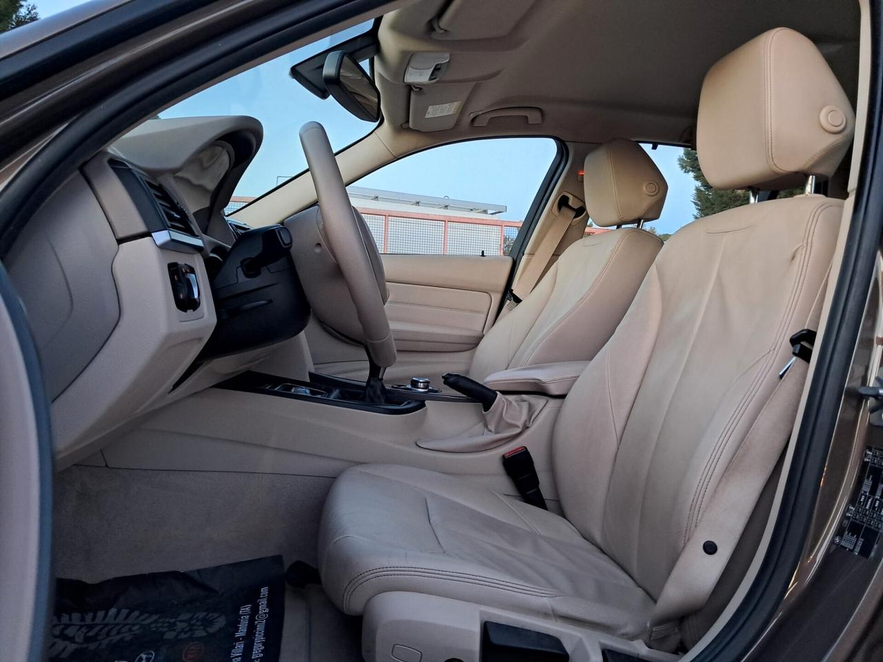 Bmw 318d 143cv Touring*Luxury*PELLE*BIXENON