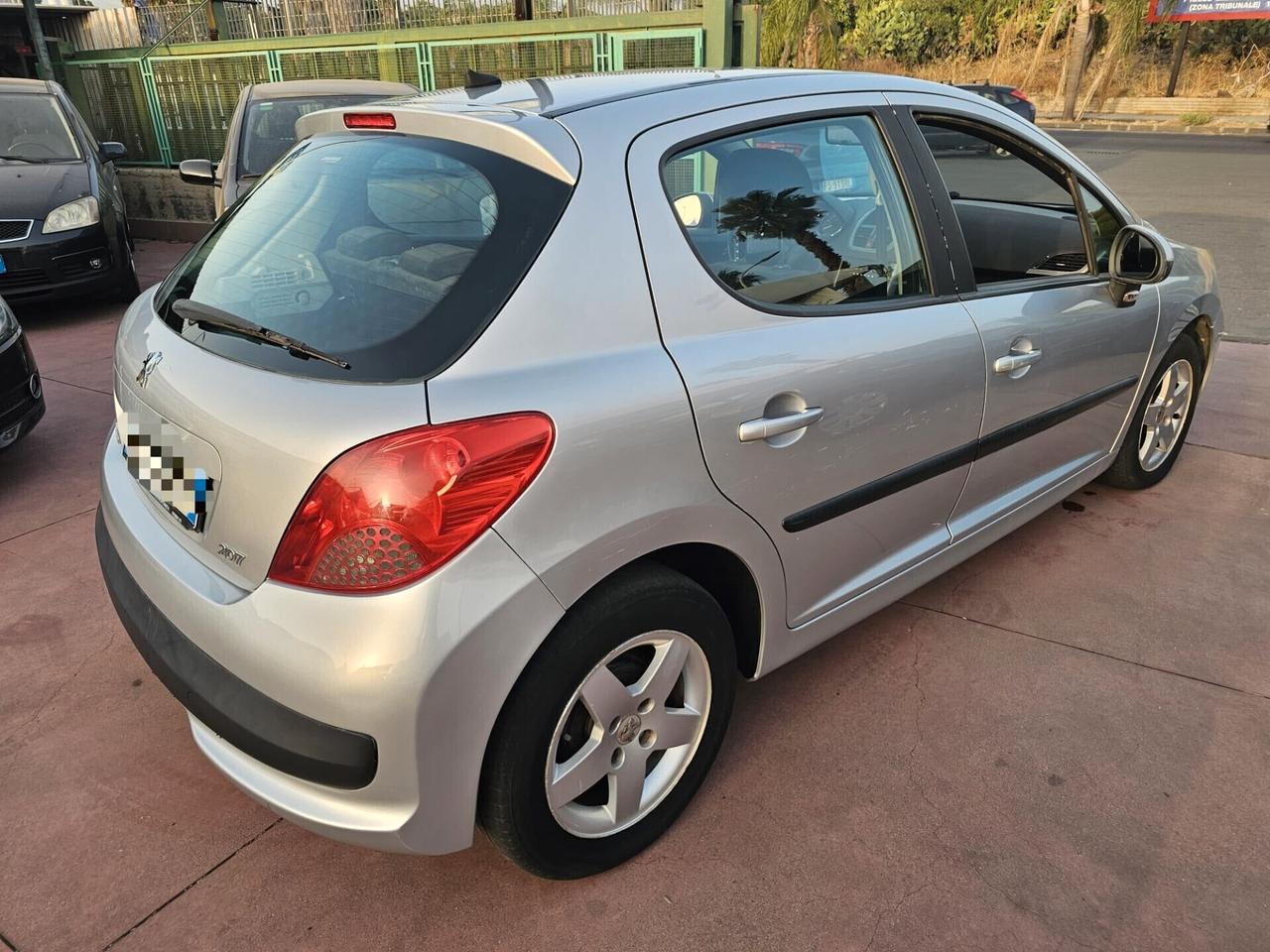 Peugeot 207 1.4 HDi 70CV 5p. ONE Line