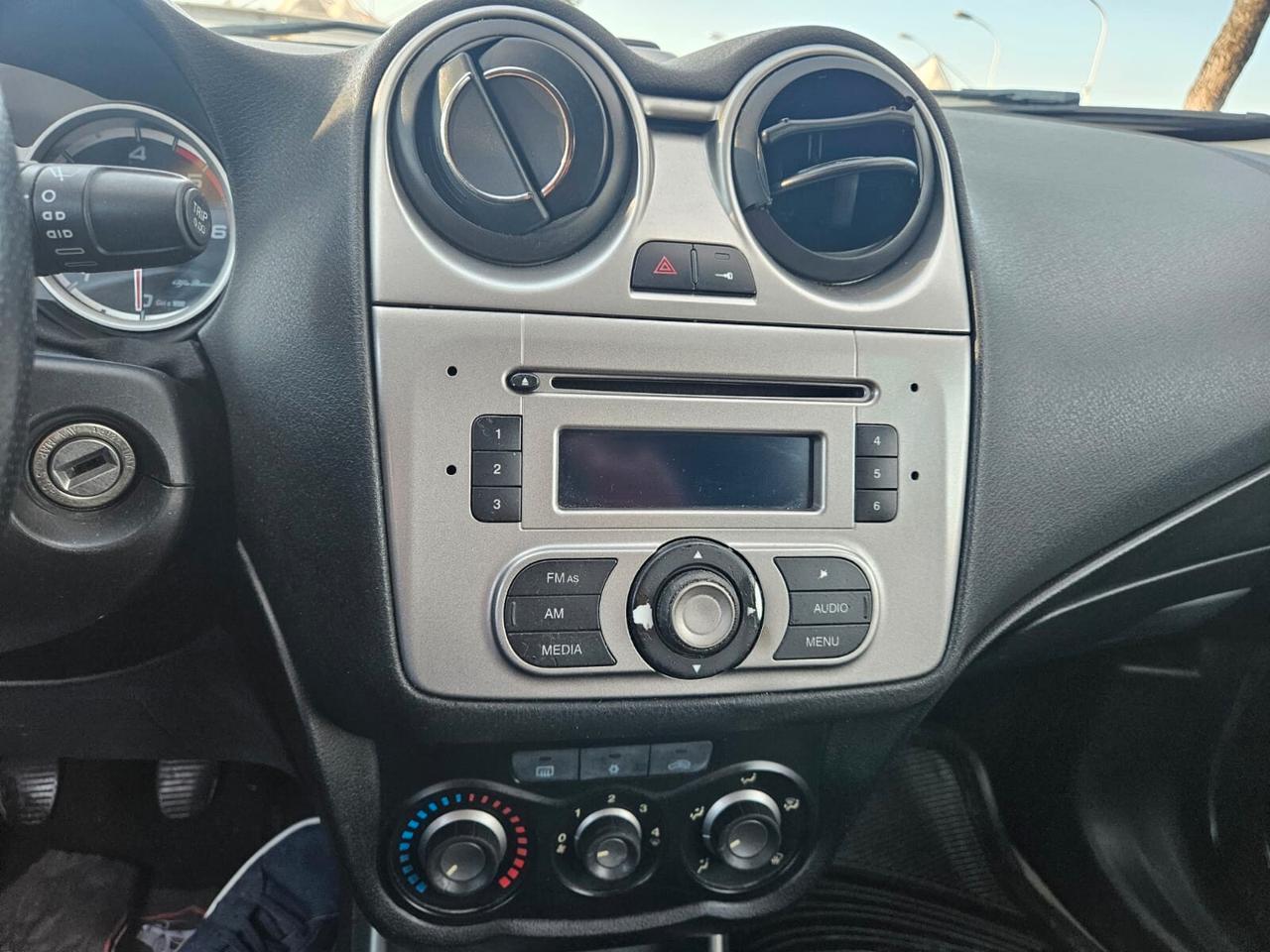 Alfa Romeo MiTo 1.3 JTDm Distinctive 2011