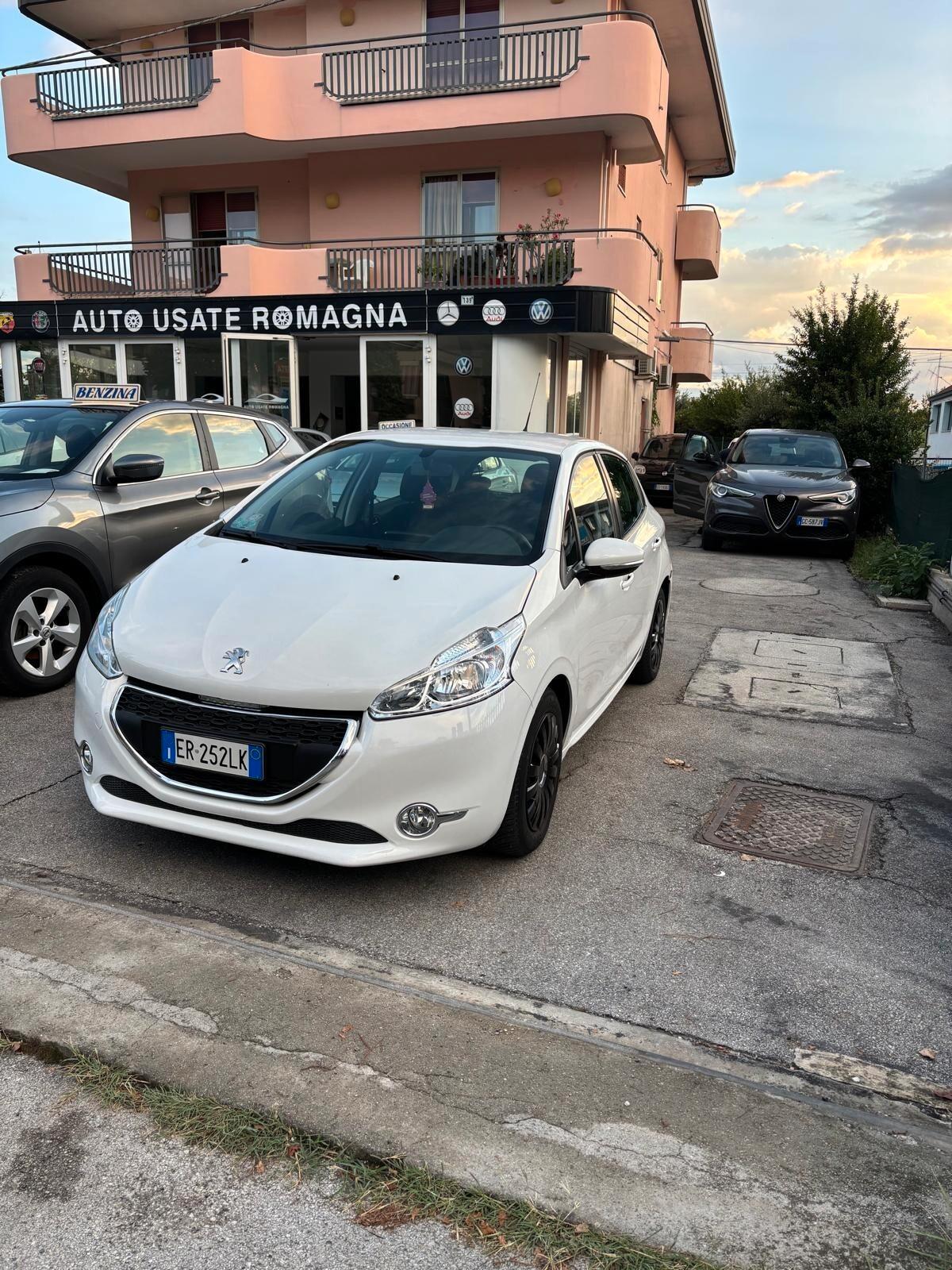 Peugeot 208 1.4 HDi 68 CV 5 porte Allure