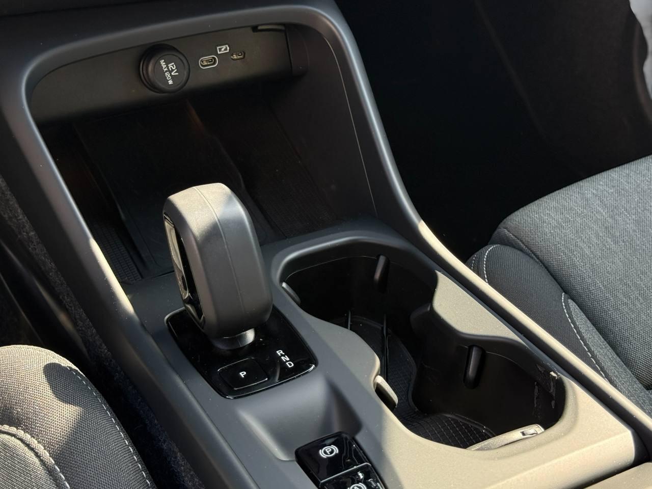 VOLVO XC40 2023 - XC40 2.0 b3 Core auto