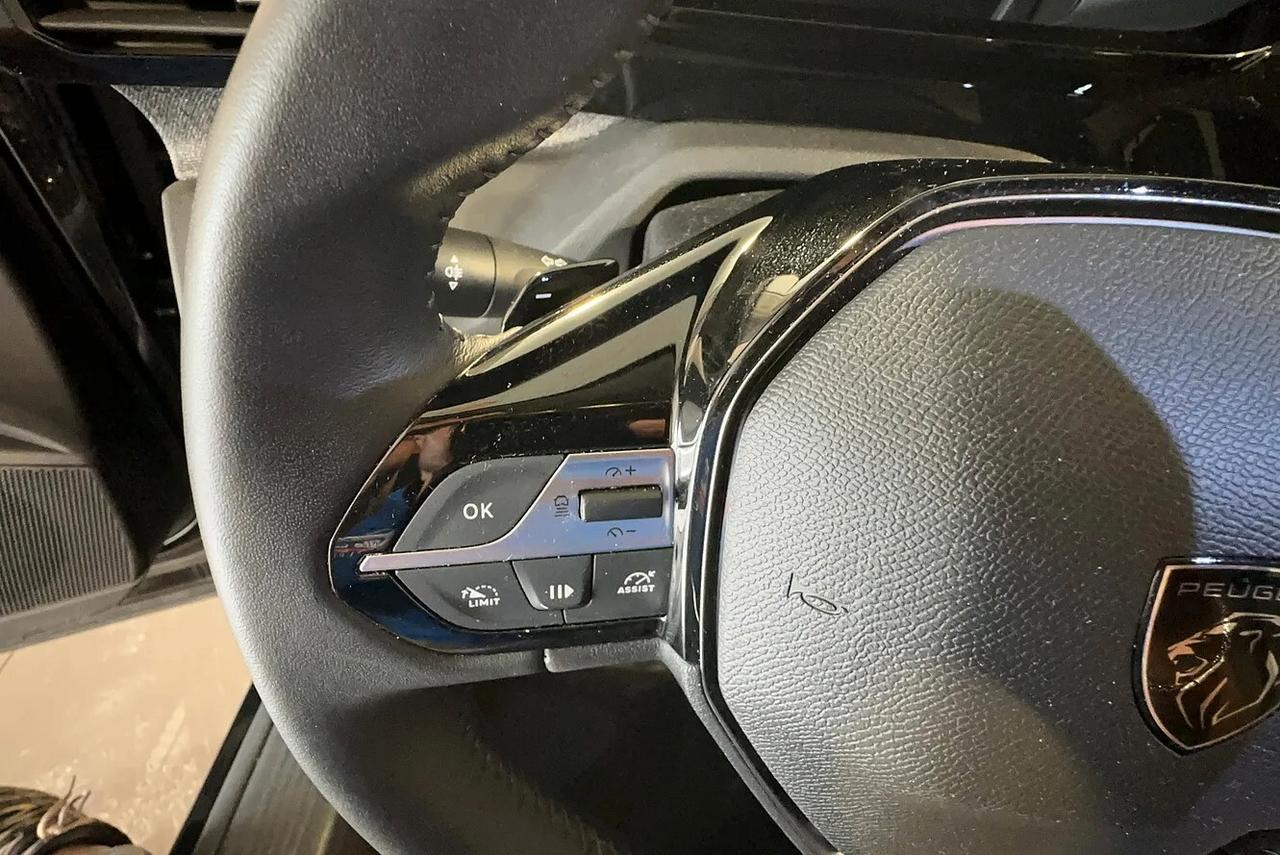Peugeot 408 PureTech 130 S&S EAT8 Allure
