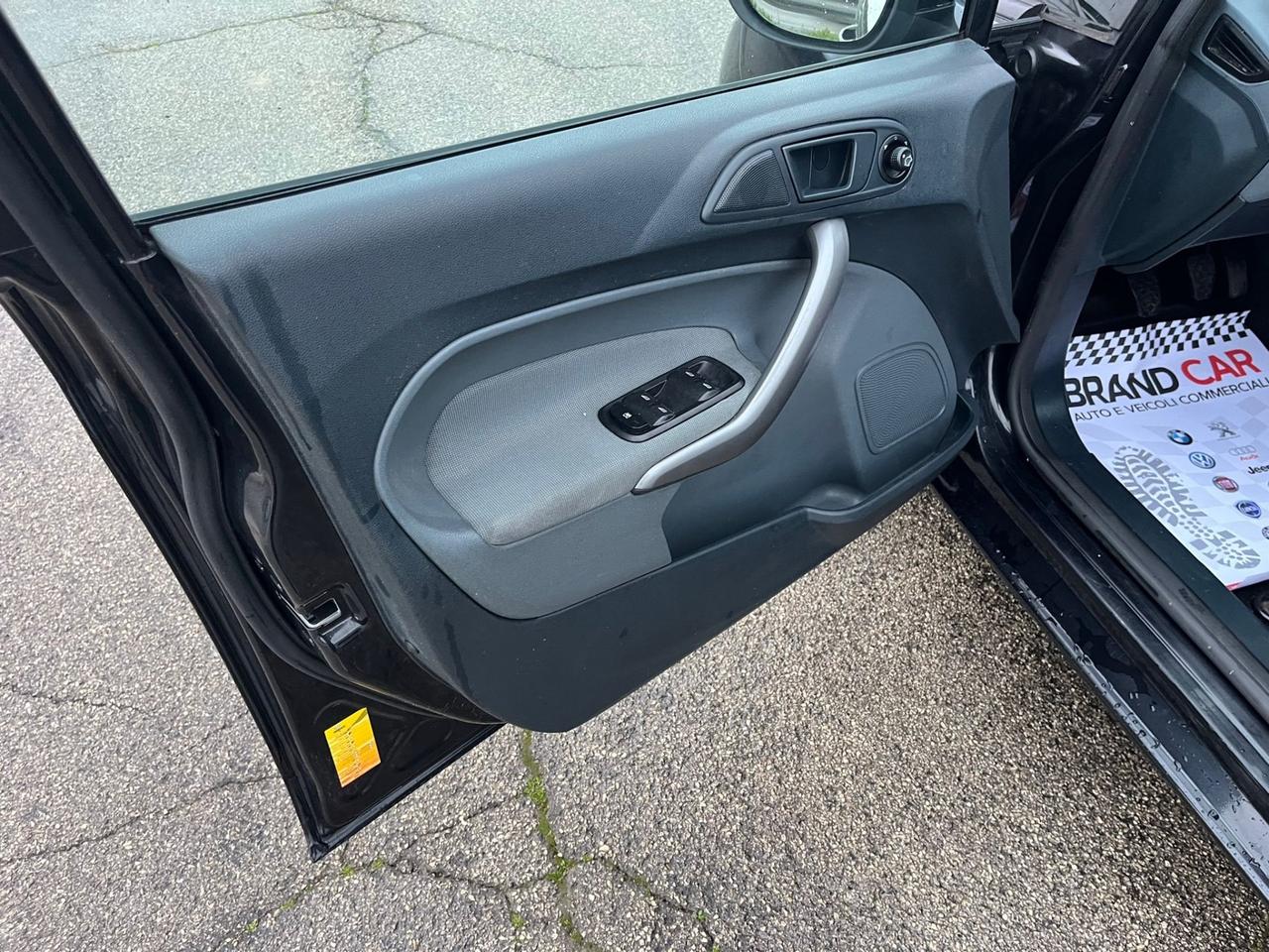 Ford Fiesta 1.4 5 porte Bz.- GPL Titanium Unipro 2011