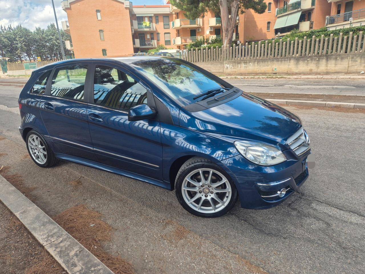 Mercedes classe B 180 SPORT 109CV ANNO 2010