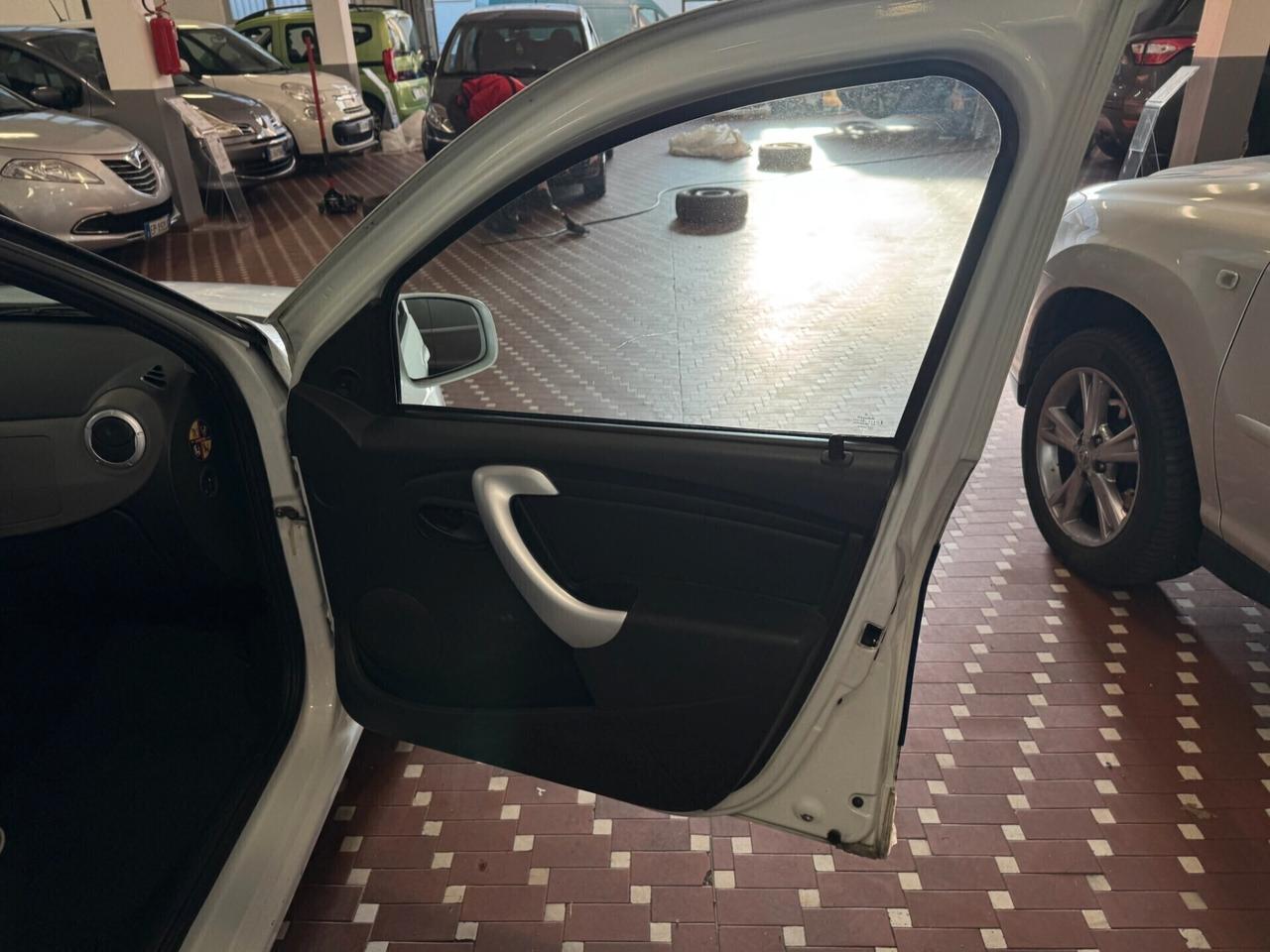 Dacia Sandero 1.5 dCi 75CV Embleme - NEOPATENTATI