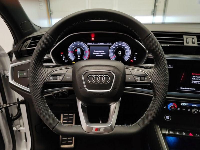 Audi Q3 35 TDI S tronic Identity Black