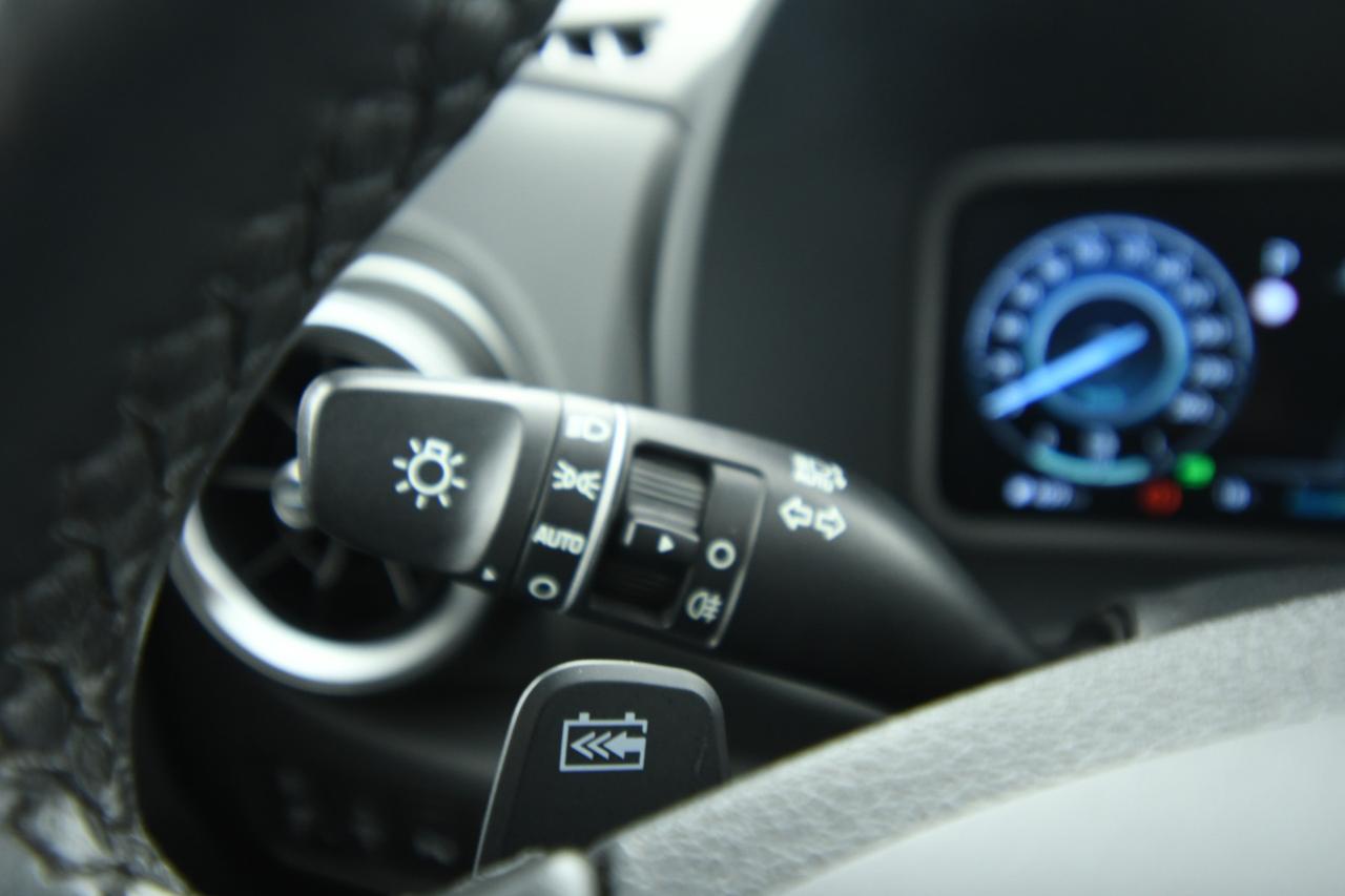 HYUNDAI Kona 64 kWh EV Xclass FULL LED+ACC+HEAD-UP+CAMERA+APP CONNECT