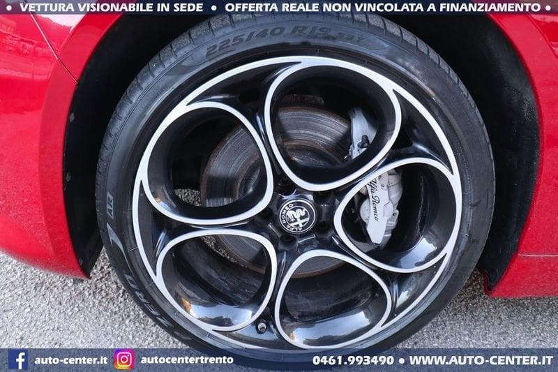 Alfa Romeo Giulia 2.0 Turbo 280CV AT8 AWD Q4 Veloce