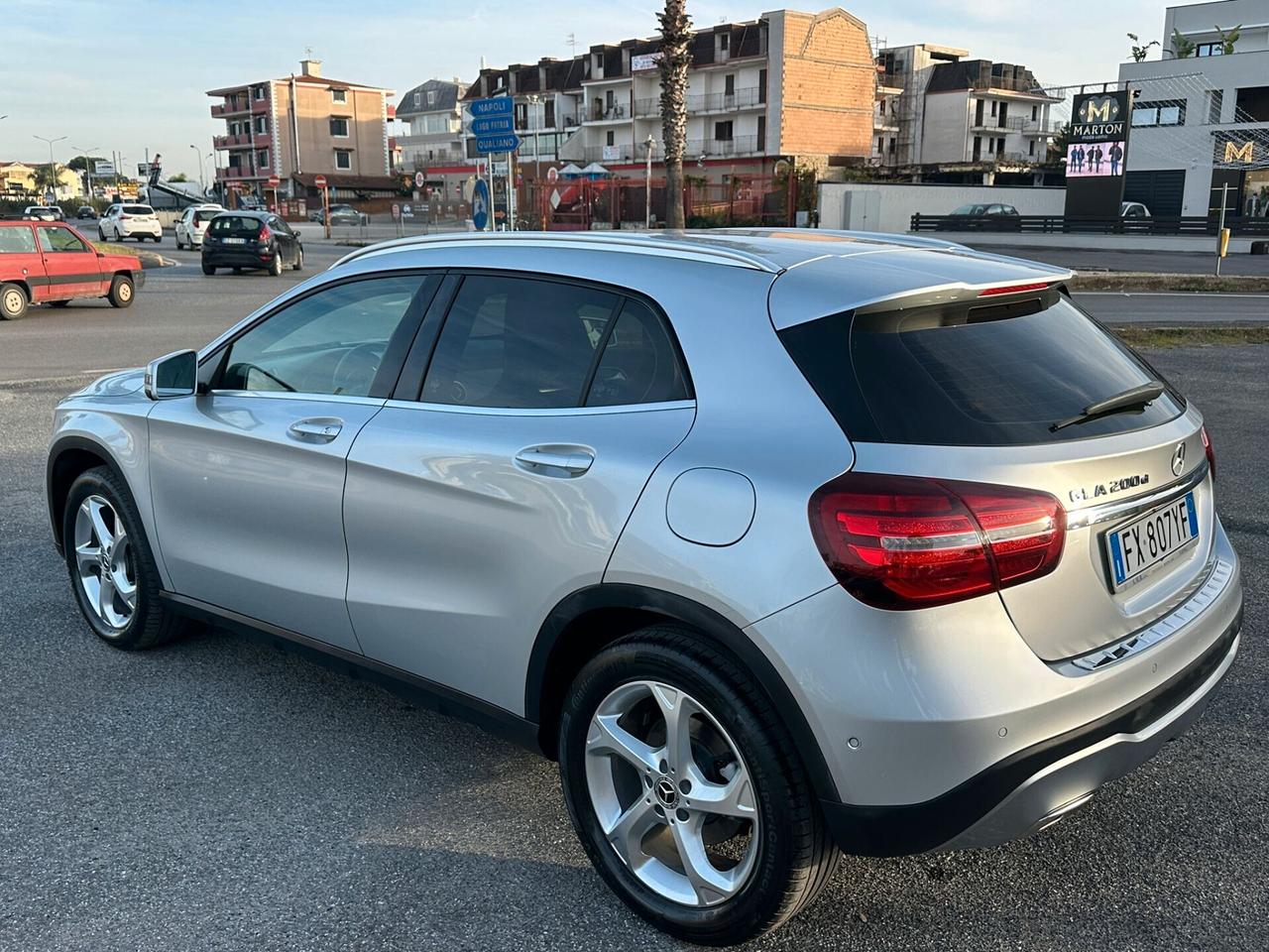 MERCEDES-BENZ GLA 200d 136CV AUTOMATICA PREMIUM