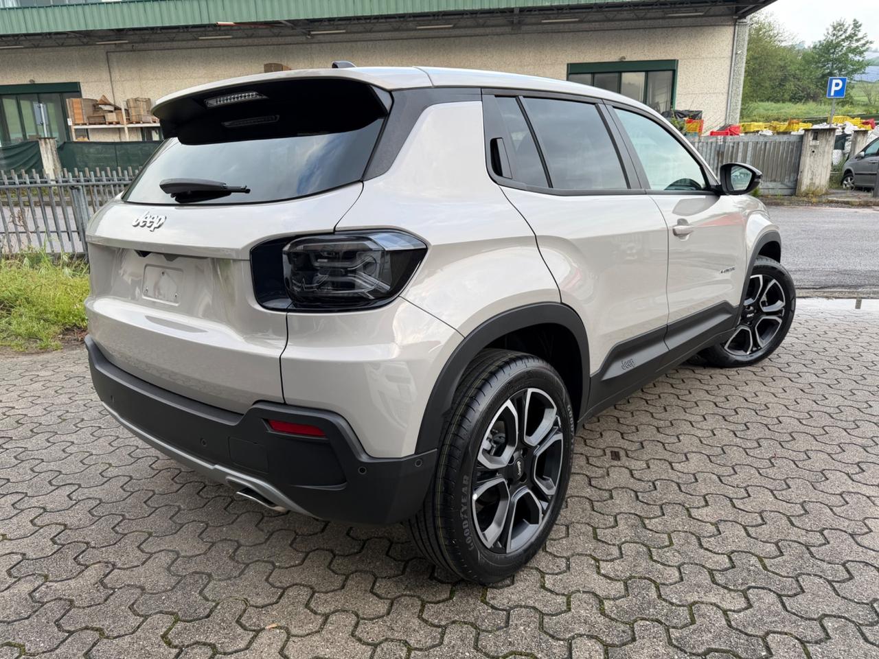 Jeep Avenger 1.2 Turbo 100 CV MHEV Summit