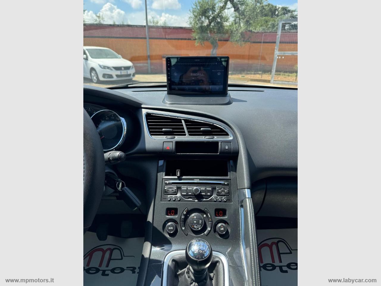 PEUGEOT 3008 BUSINESS 1.6 HDi 110CV