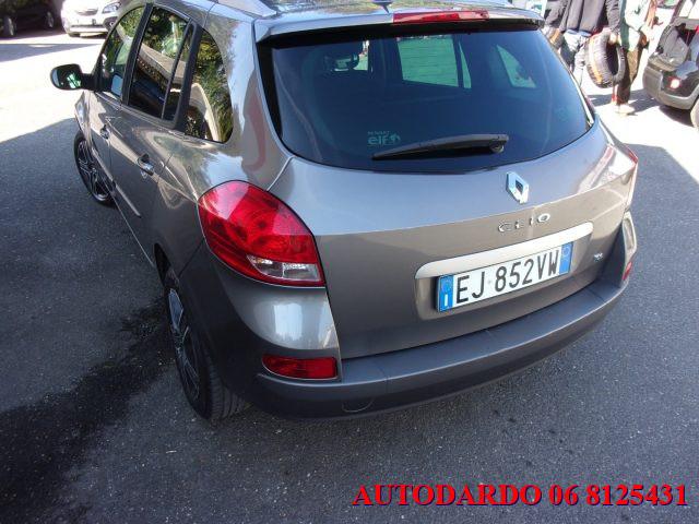 RENAULT Clio 1.2 16V TCE 100CV SporTour Live!