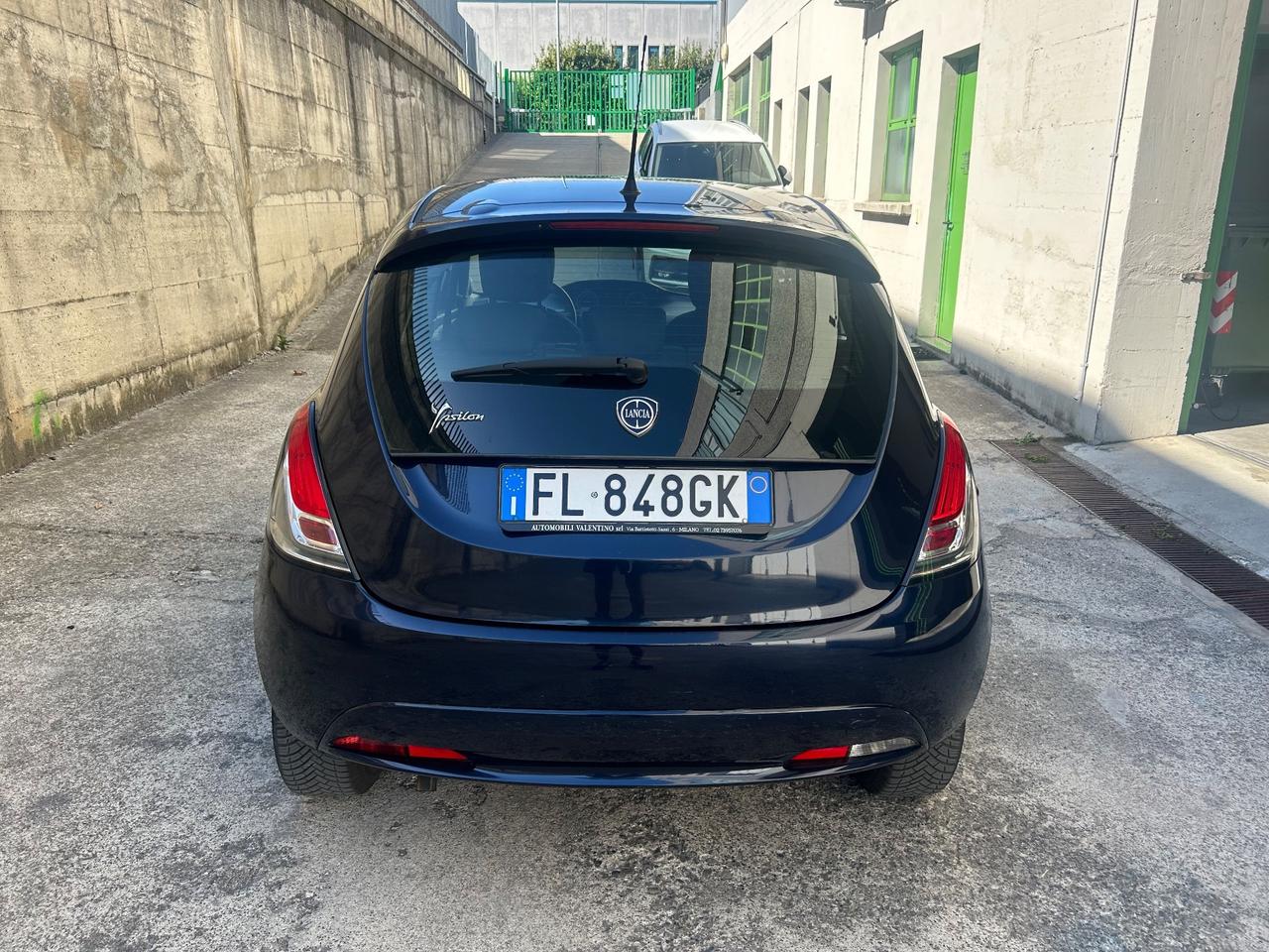 Lancia Ypsilon 1.2 69 CV 5 porte Silver