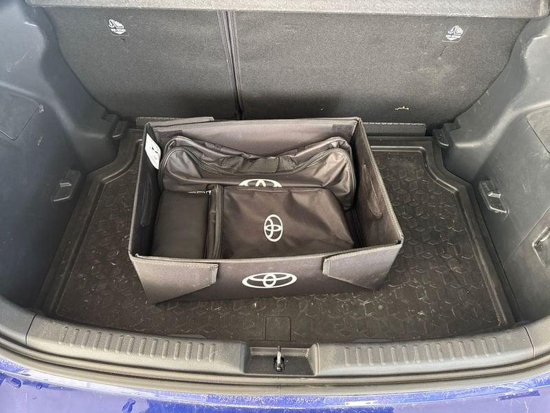 Toyota Yaris 15H 130HP LOUNGE MY25