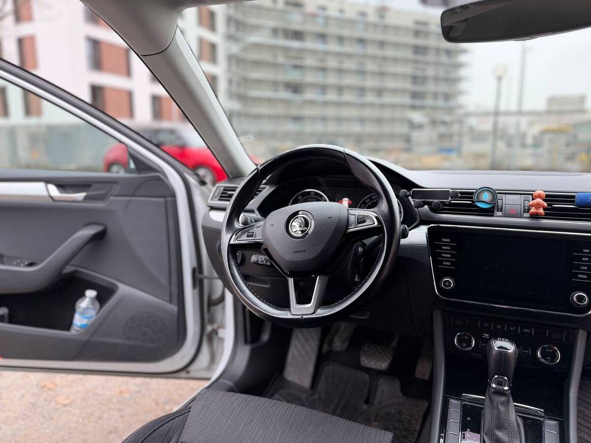 Skoda Superb Wagon Superb wagon 2.0 tdi Style 150cv dsg my18