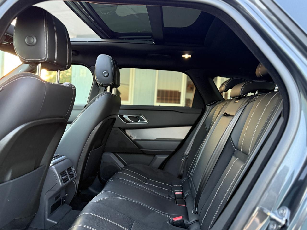 Velar 2.0D 240 CV R-Dynamic TETTO IVA NUOVO