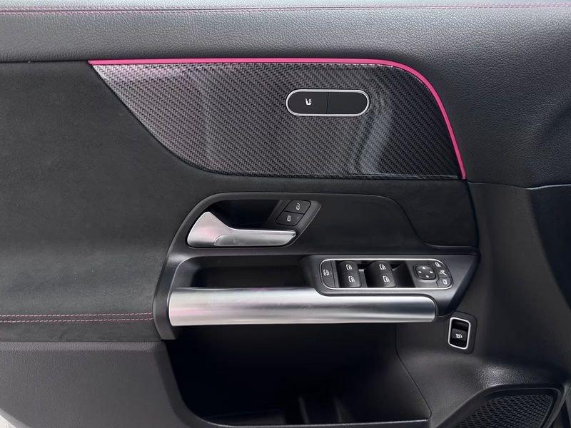 Mercedes-Benz GLA GLA 180 AMG Line LED CAMERA 360 KEYLESS